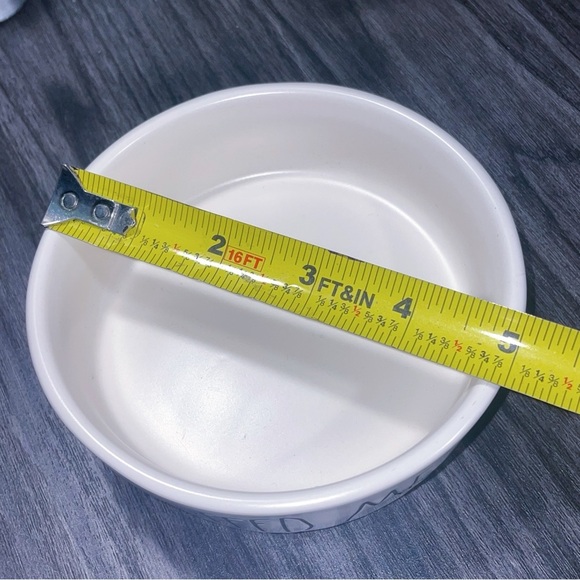 White Ceramic Pet Bowl with 'Feed Me' Text - Picture 4 of 5